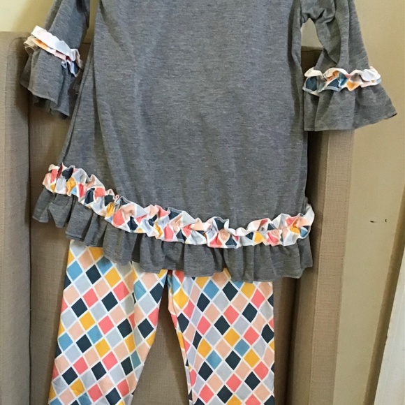 Two Can 2 piece outfit Delightful Diamonds - Picture 2 of 2